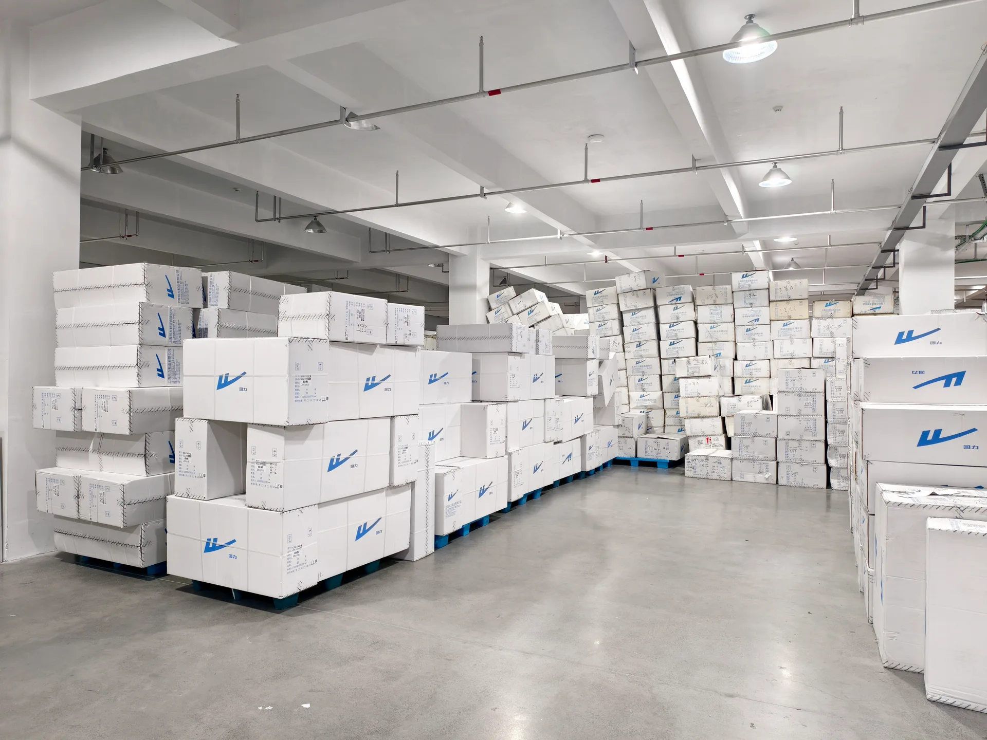 Finished goods warehouse facility